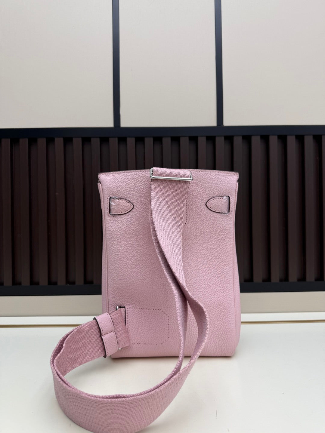 B1P36H46 Popular leather bag
