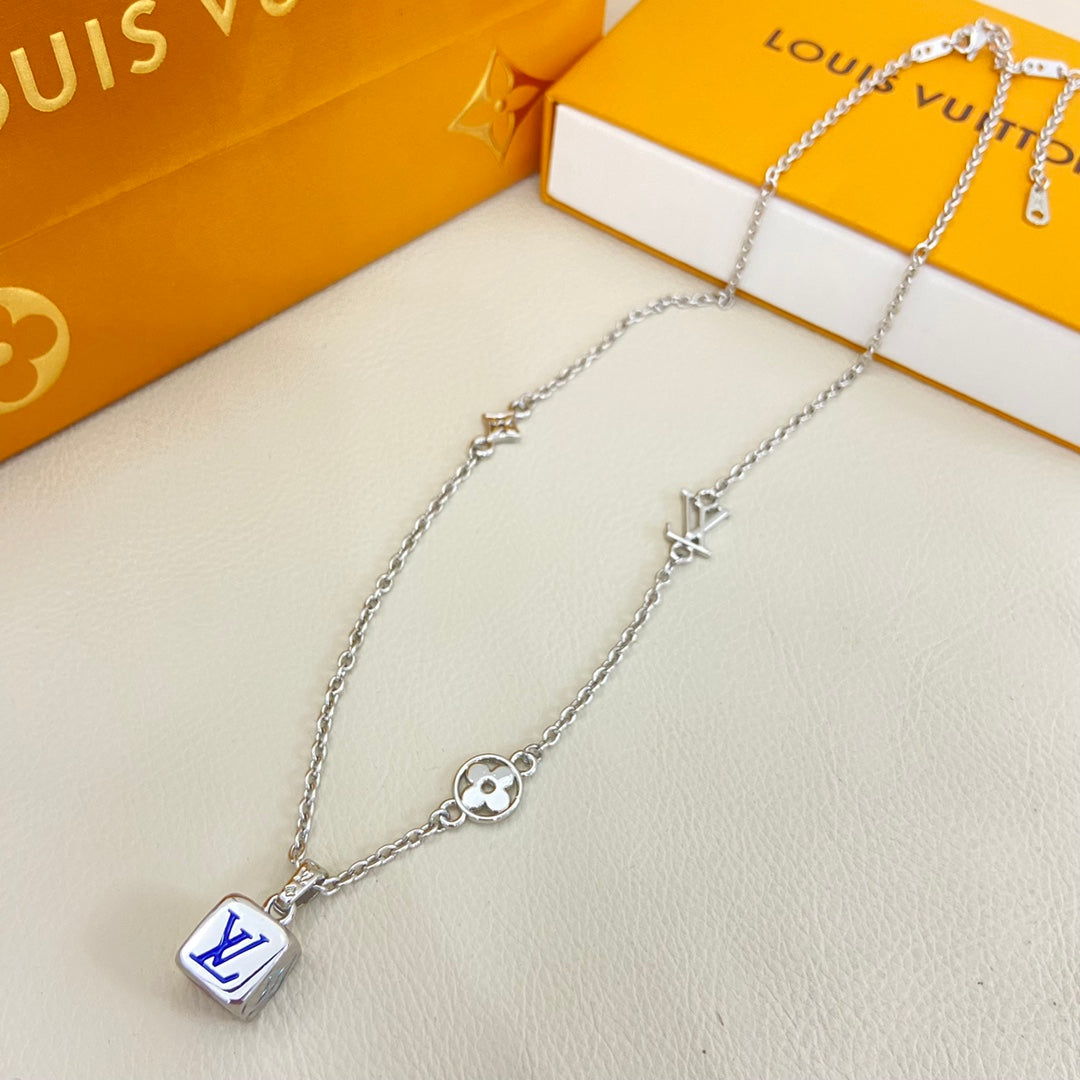 X1Q85E214X Popular Necklace