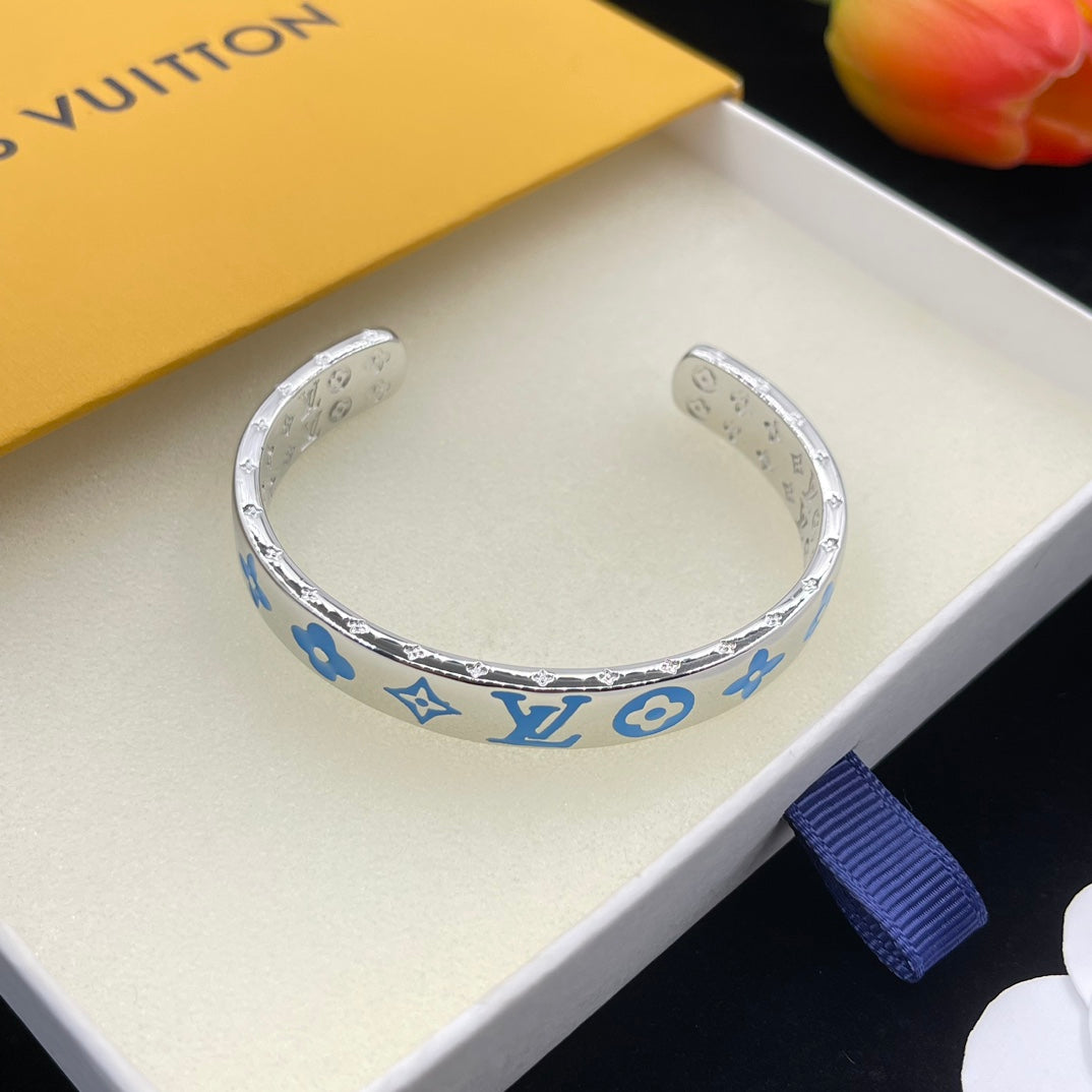 X1Z94E1054K  Popular Bracelets