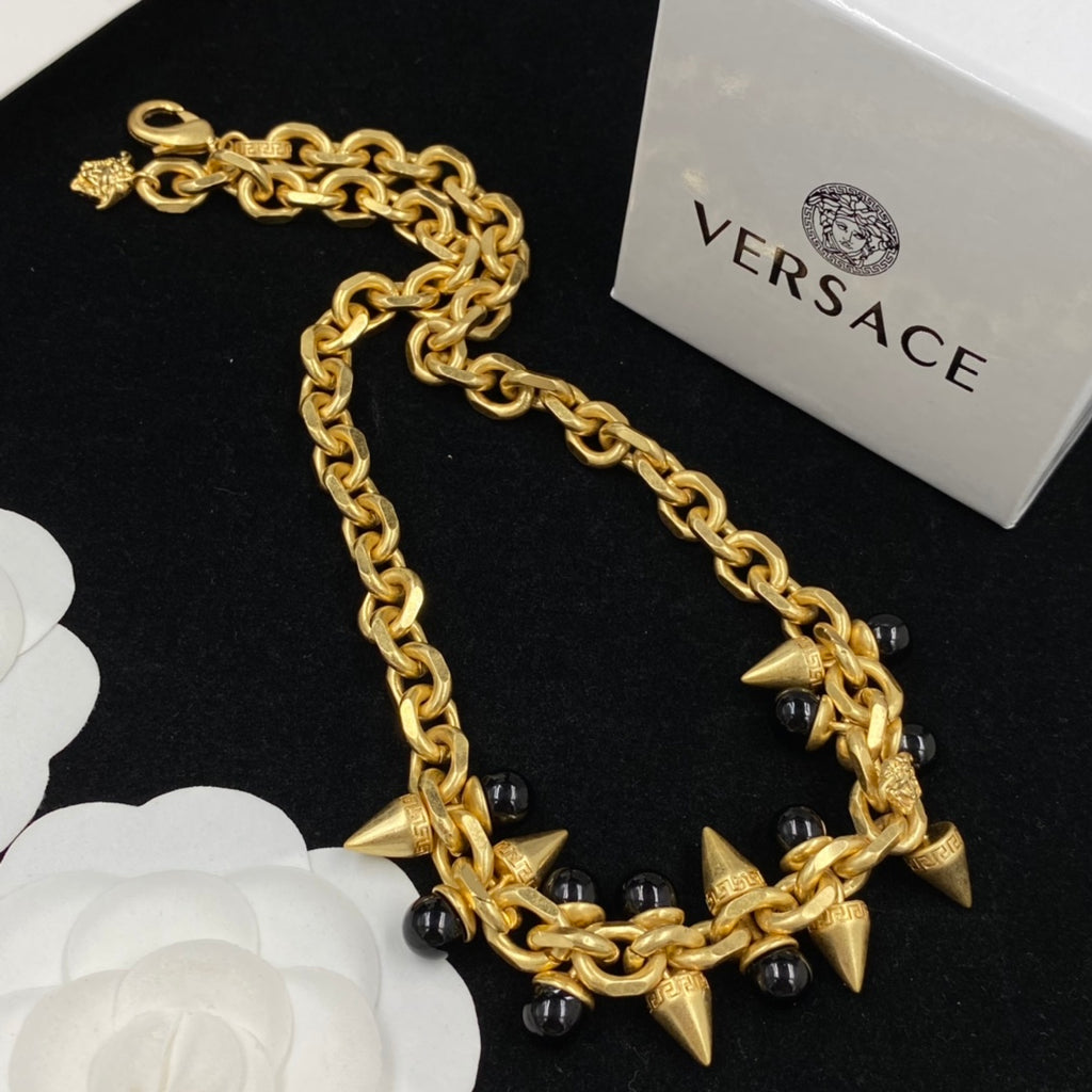 X1Q85V371X Popular Necklaces. Bracelets