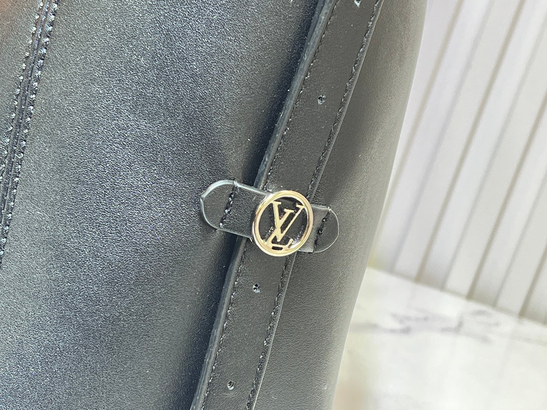 B1W35E95 Popular leather bag