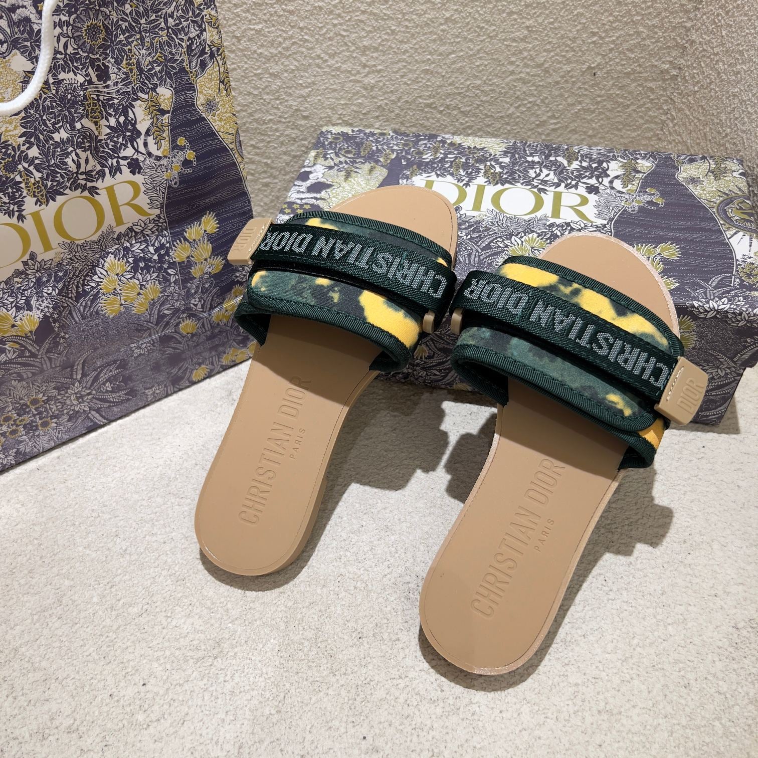 Z1ZD18 Popular slippers