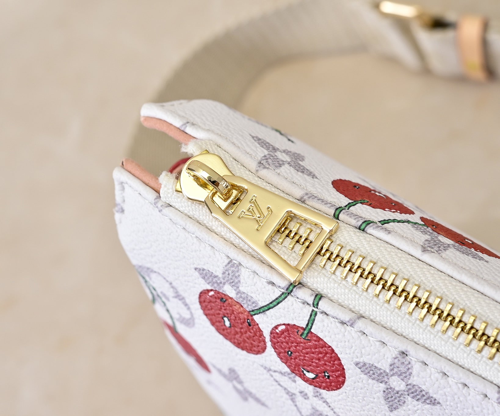 B1R15E29 Popular   bag