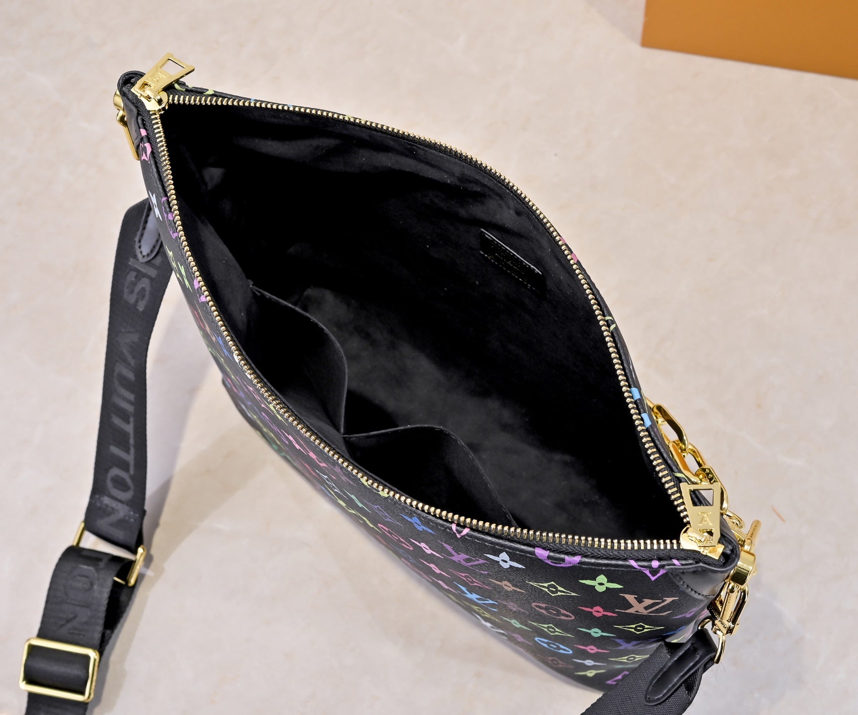 B1N36E2 Popular leather bag