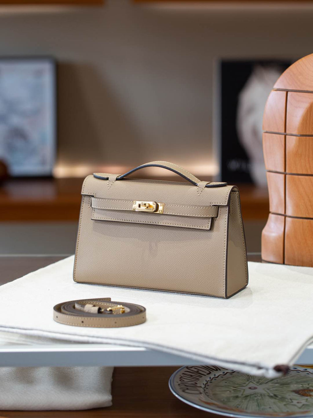 B1R66A6 Popular leather bag