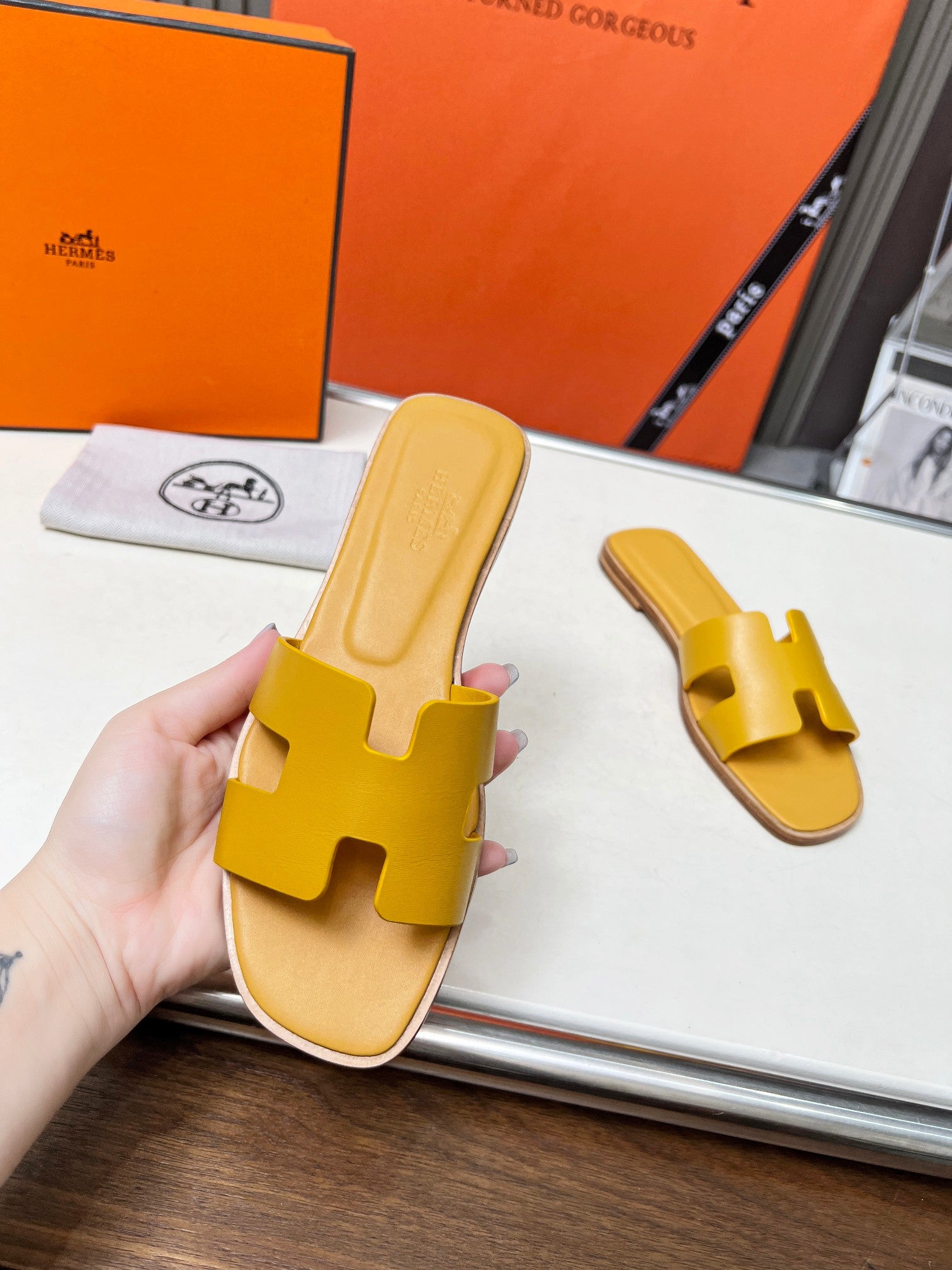 Z2Z85H11  Popular leather Shoes