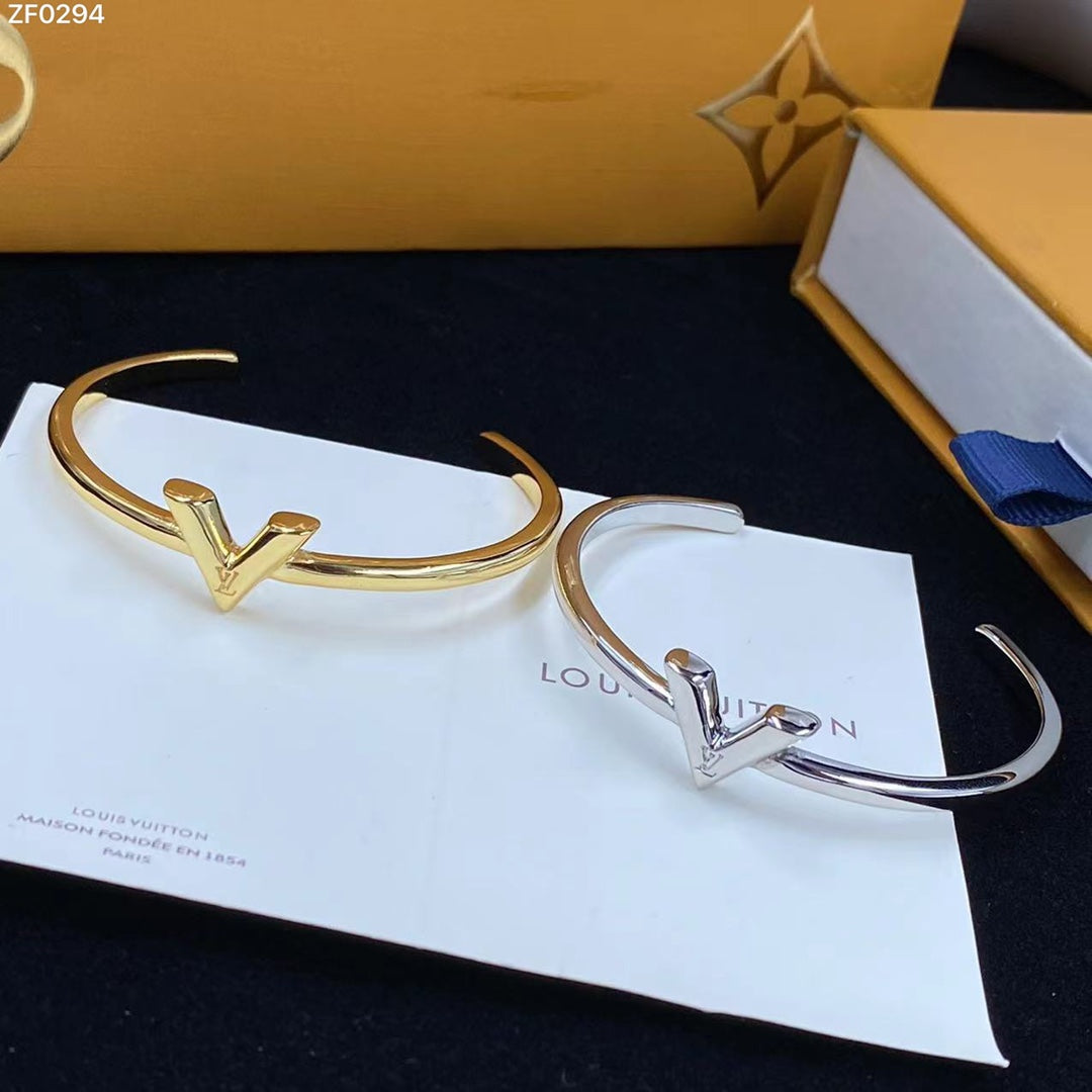 X1Q85E5K  Popular Bracelets
