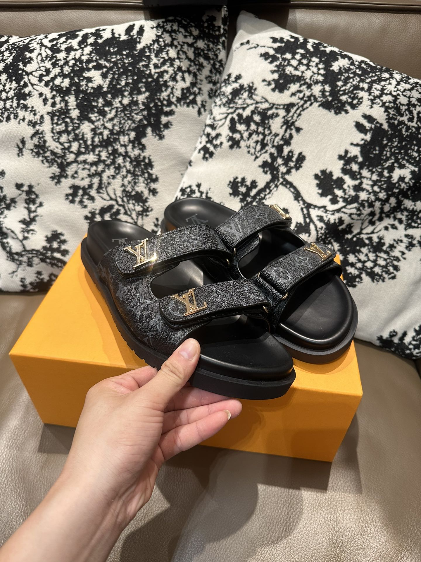 Z2Z85E29  Popular leather Shoes