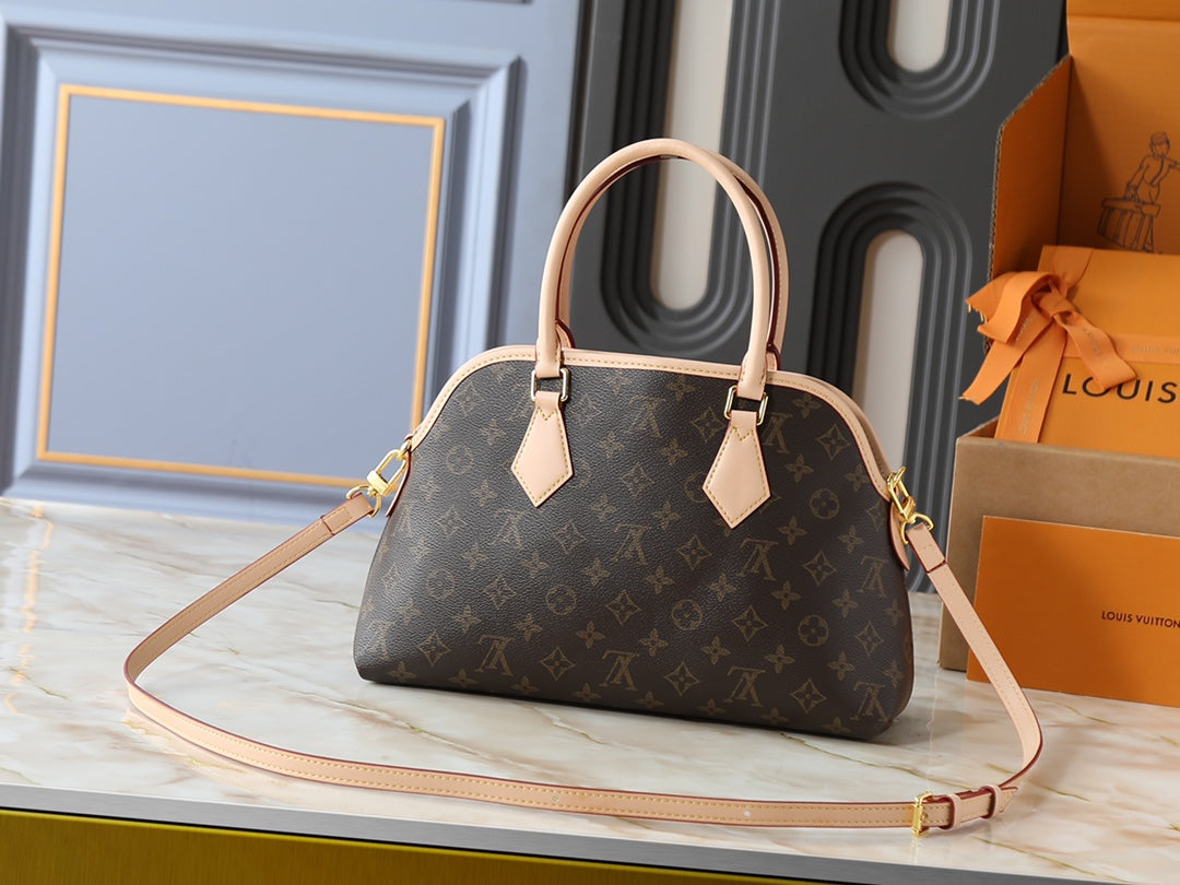 B1P46E107 Popular leather bag