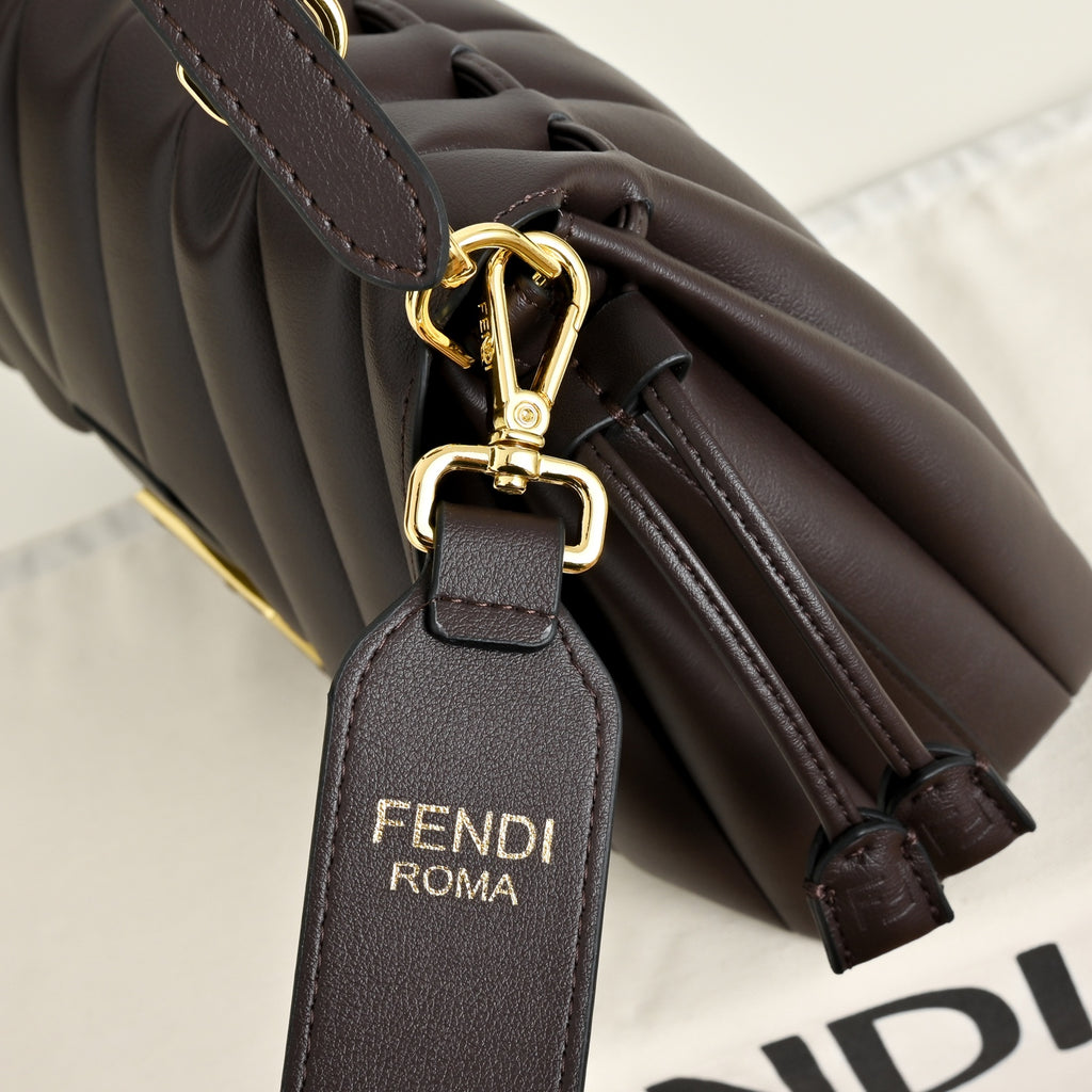 B1P36F106 Popular leather bag