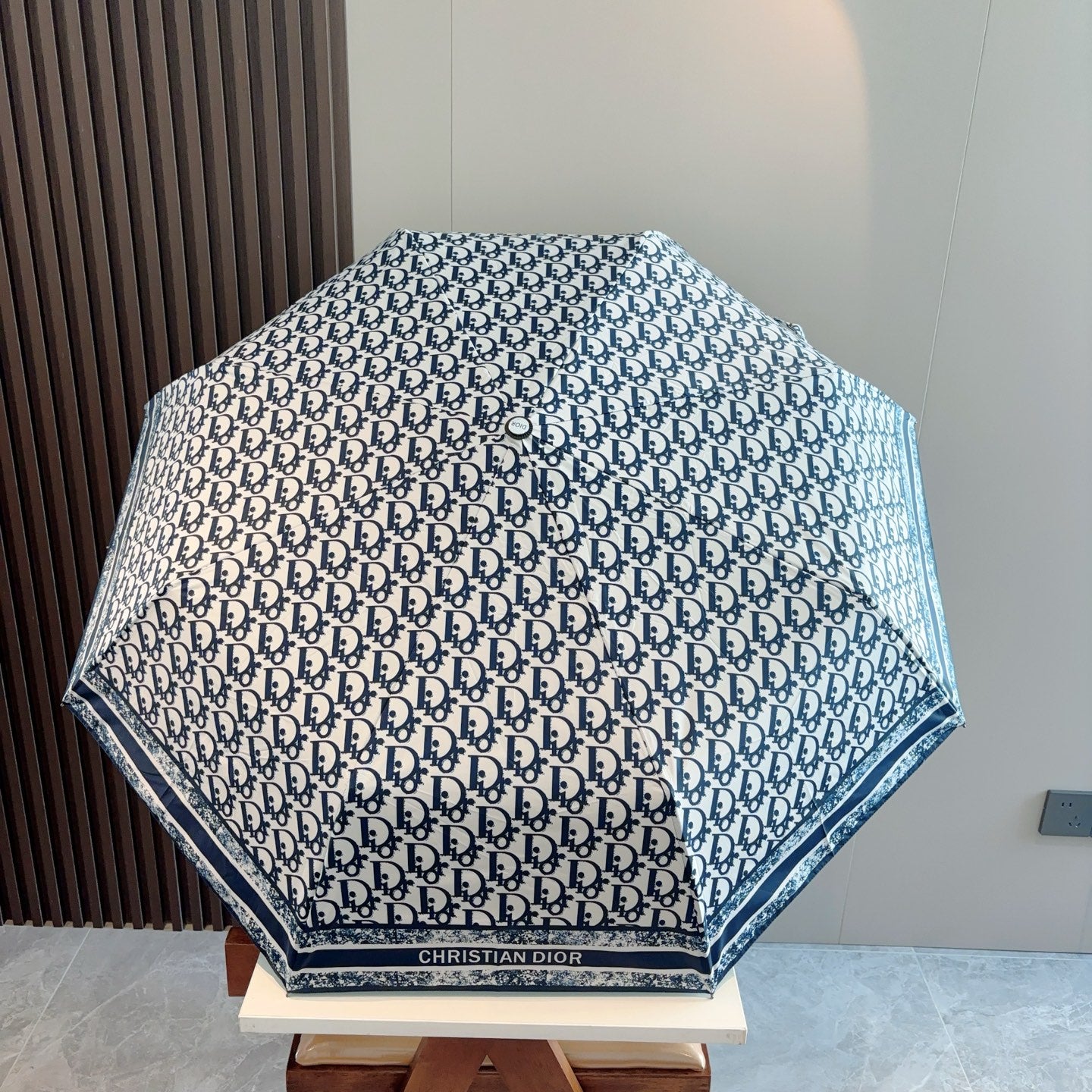 J1R85D26 Popular UV resistant umbrella