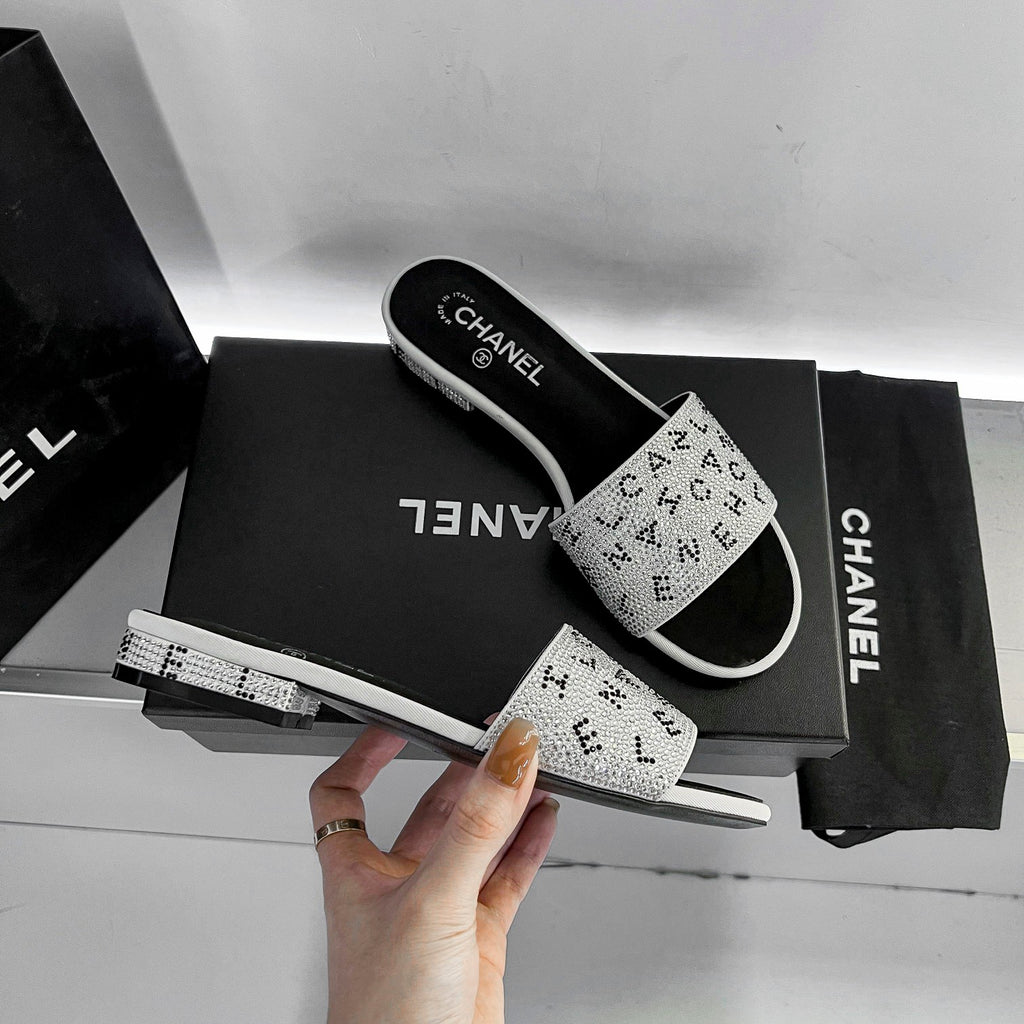 Z1ZC57 Popular sandals