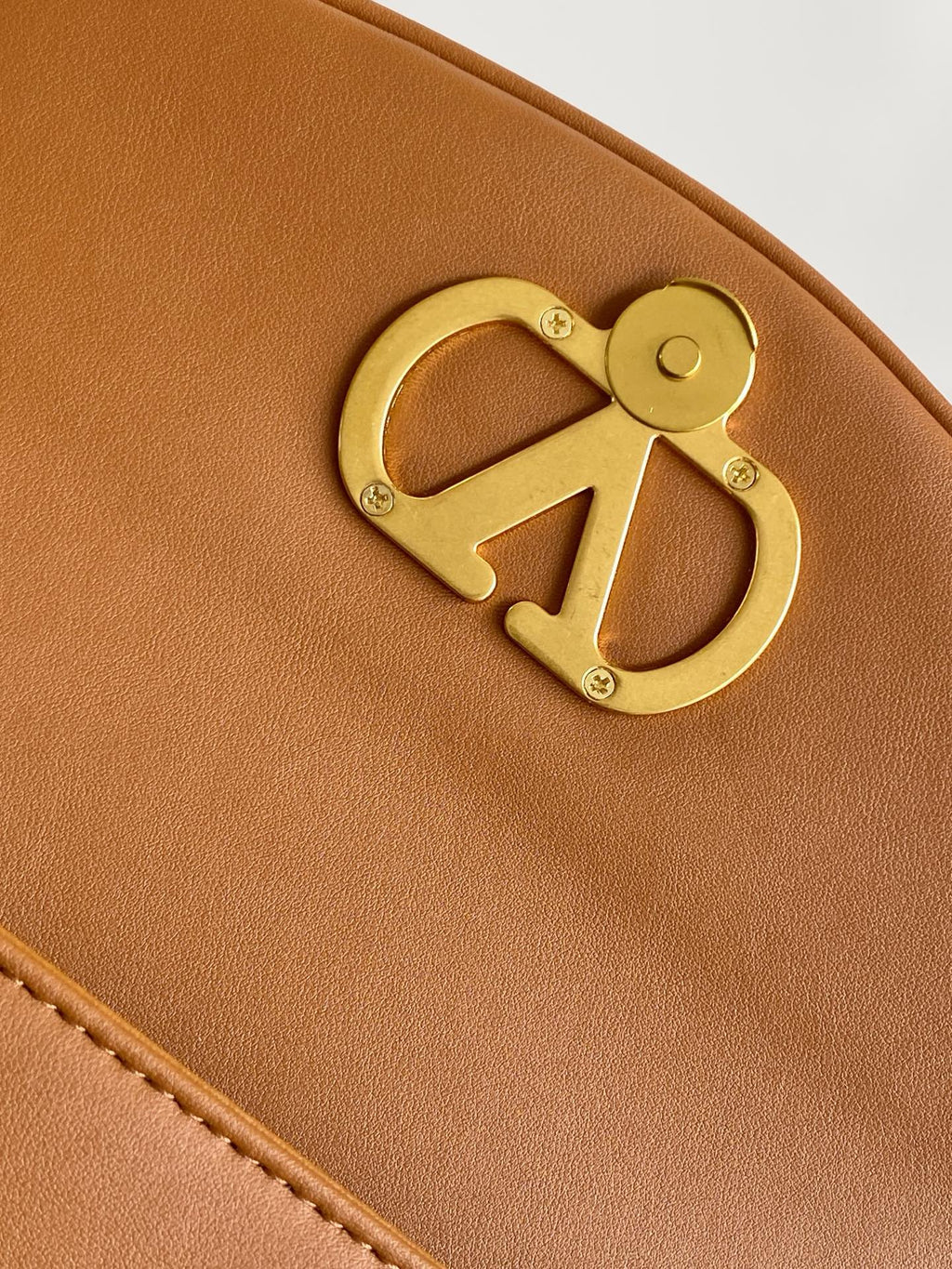 B1R76VL33 Popular leather bag