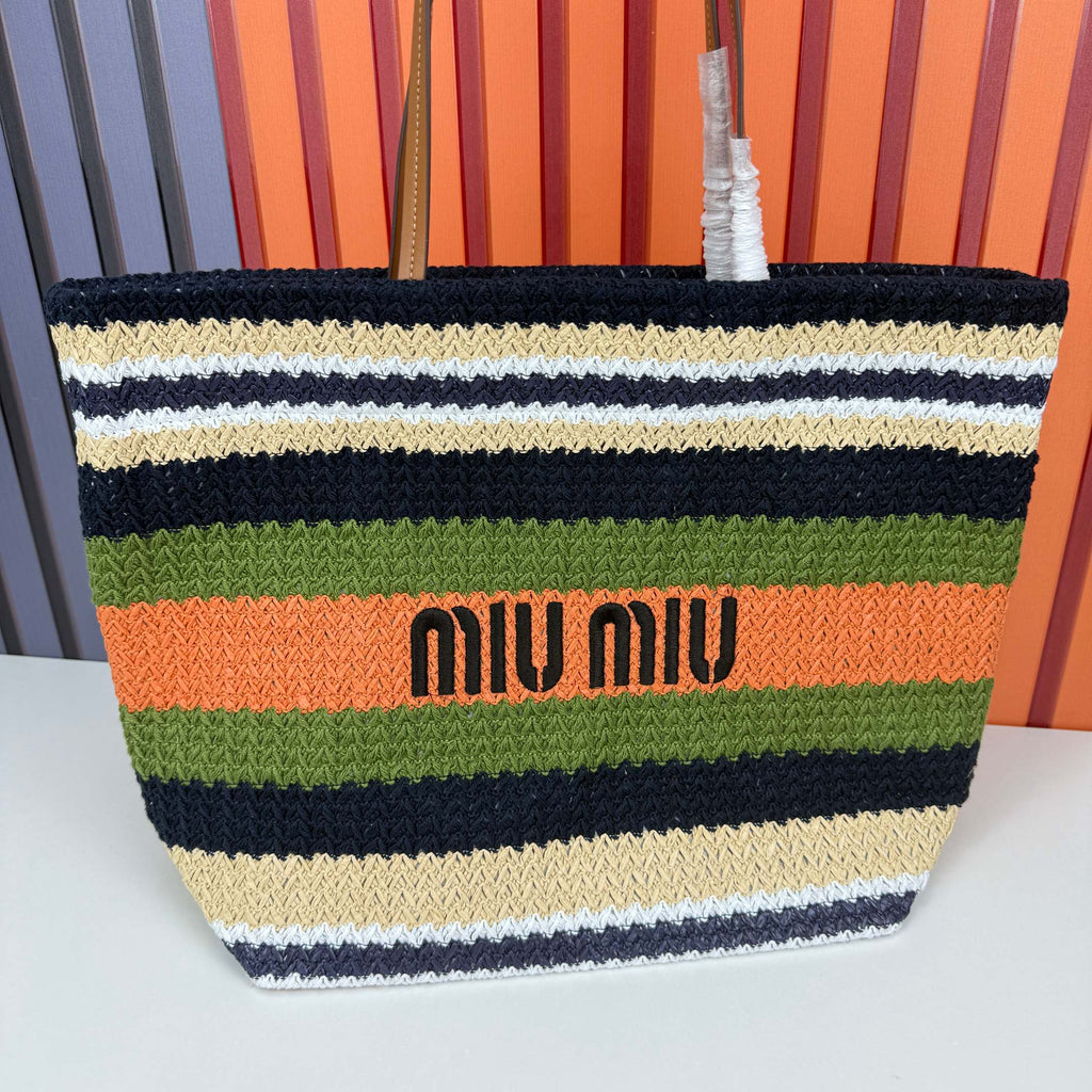 B1P46A166 Popular woven bags