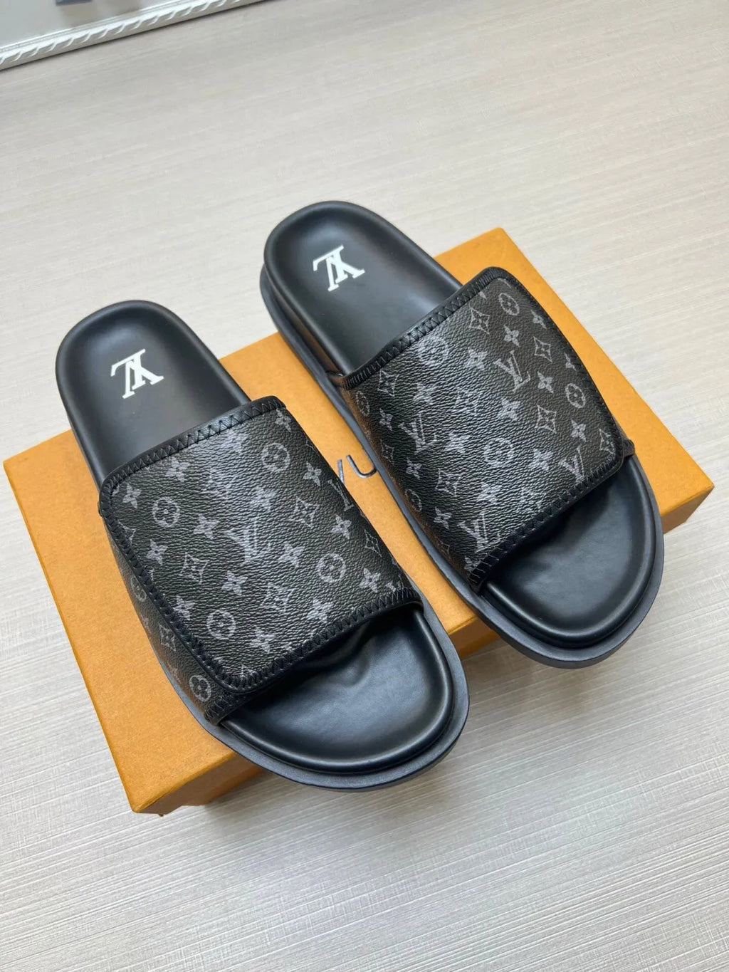 Z5WE246 Popular Slippers