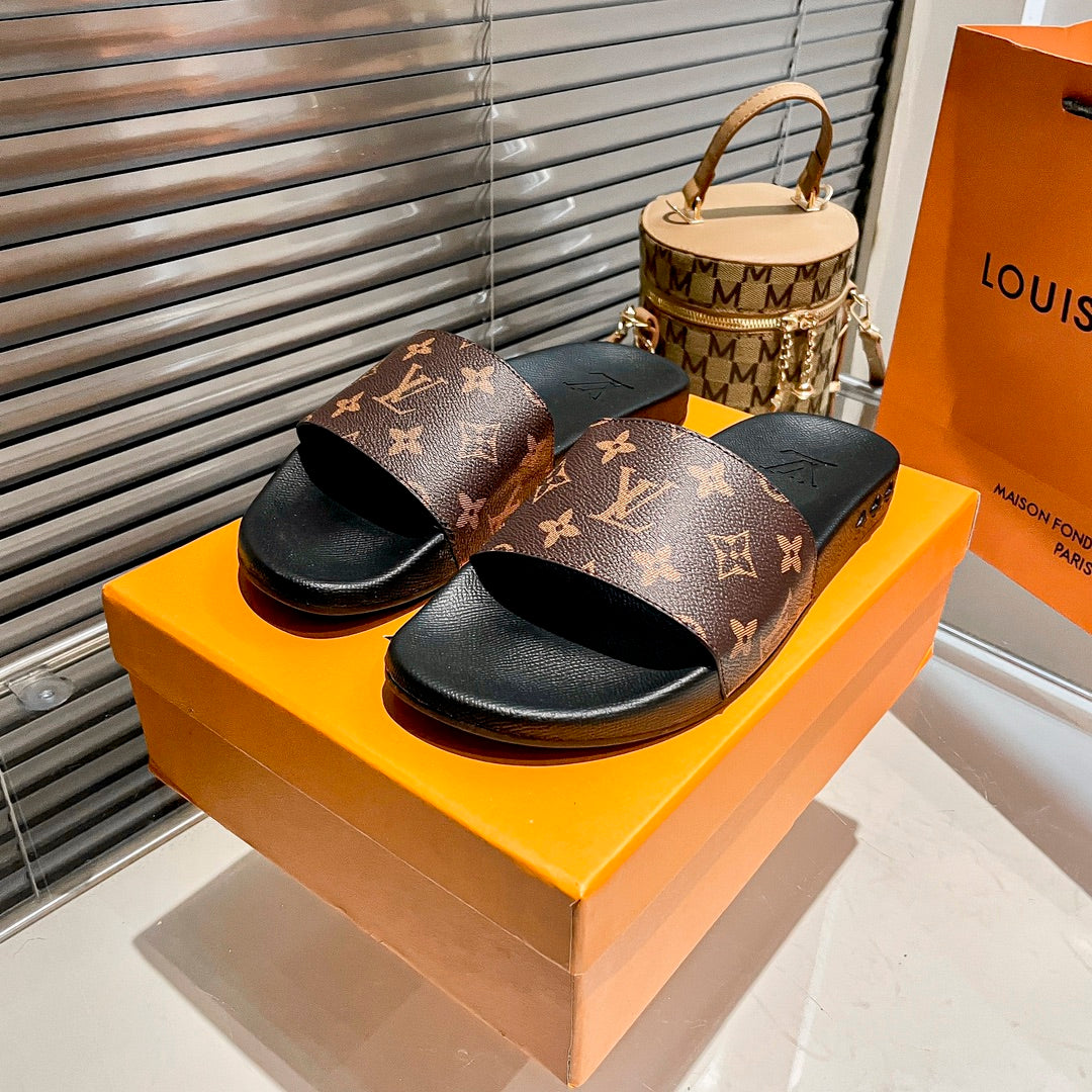 Z1Z54E195 Popular Slippers