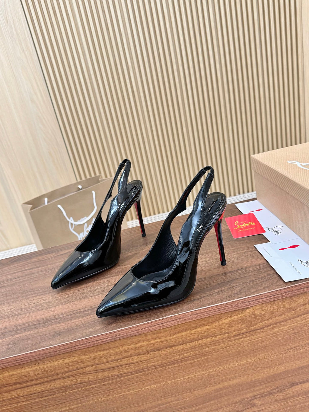 Z2N75A5  Popular leather High heels