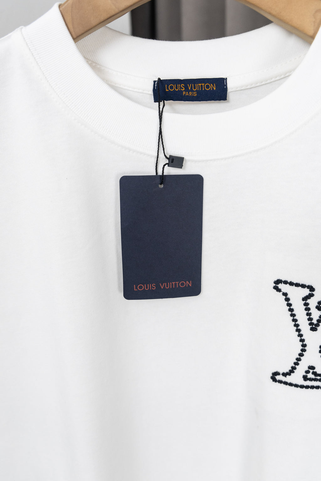 U1P36E125 Popular T-shirts