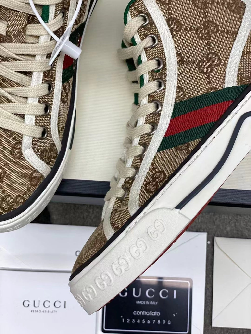 Z2YB47 Popular shoes