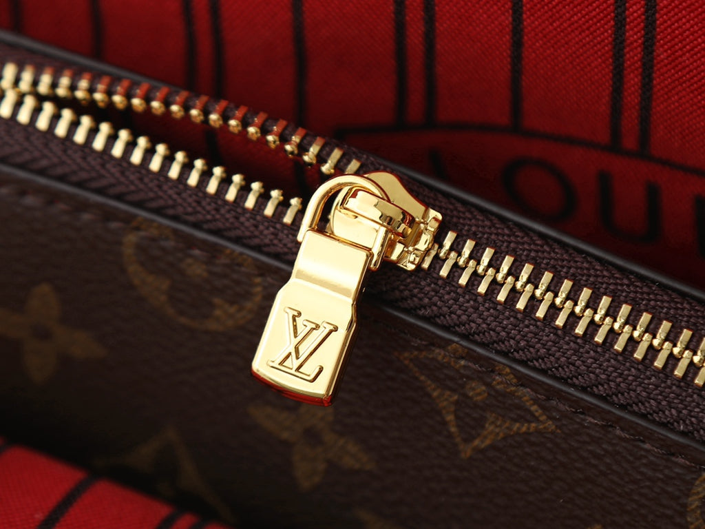 B1P46E107 Popular leather bag