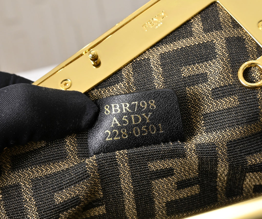 B1N46F8 Popular leather bag