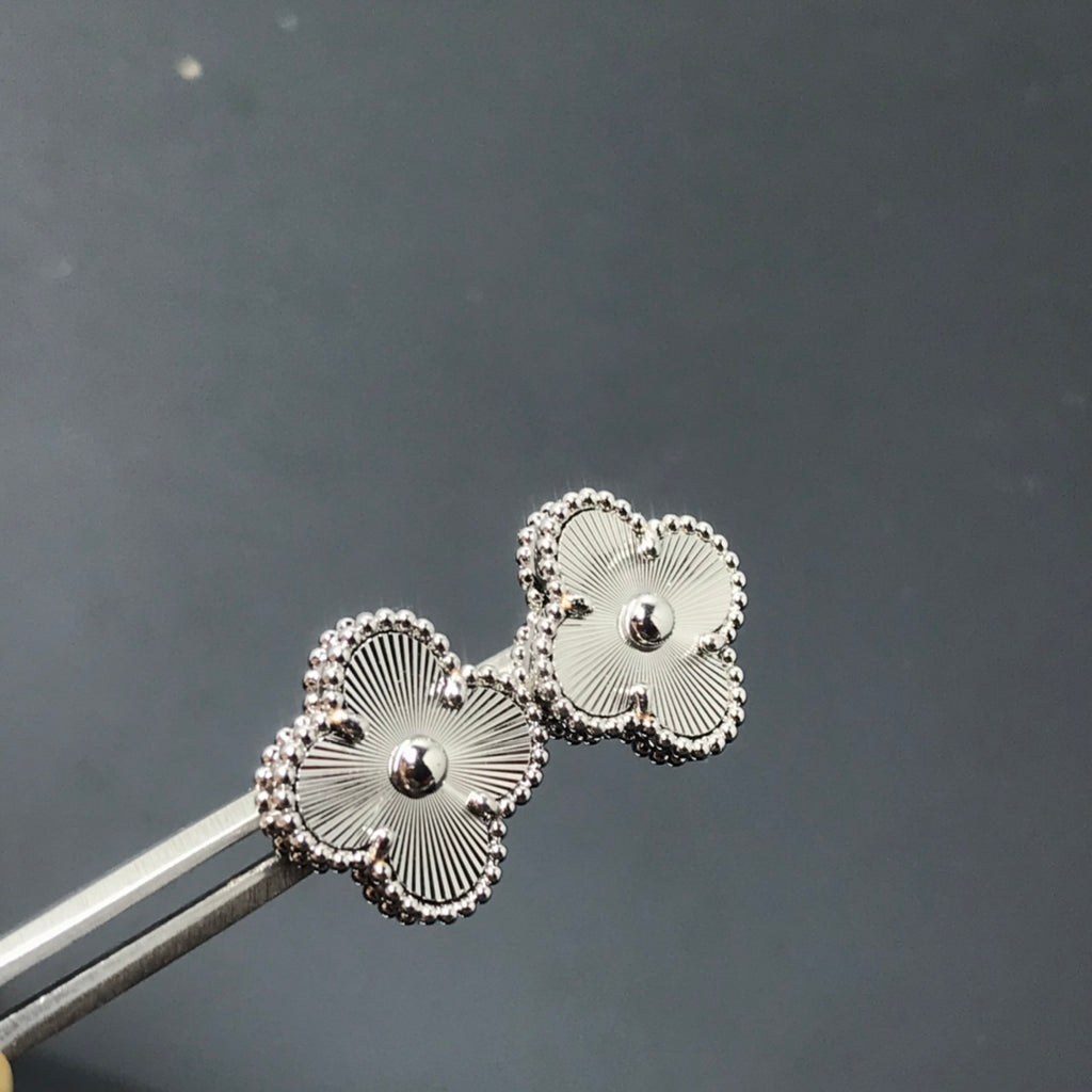 X5X63VA196E Popular  Earrings