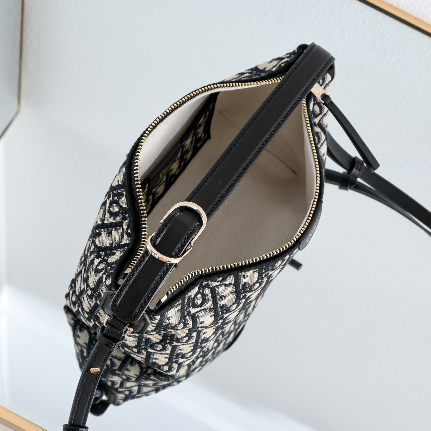 B1R76D44 Popular bag