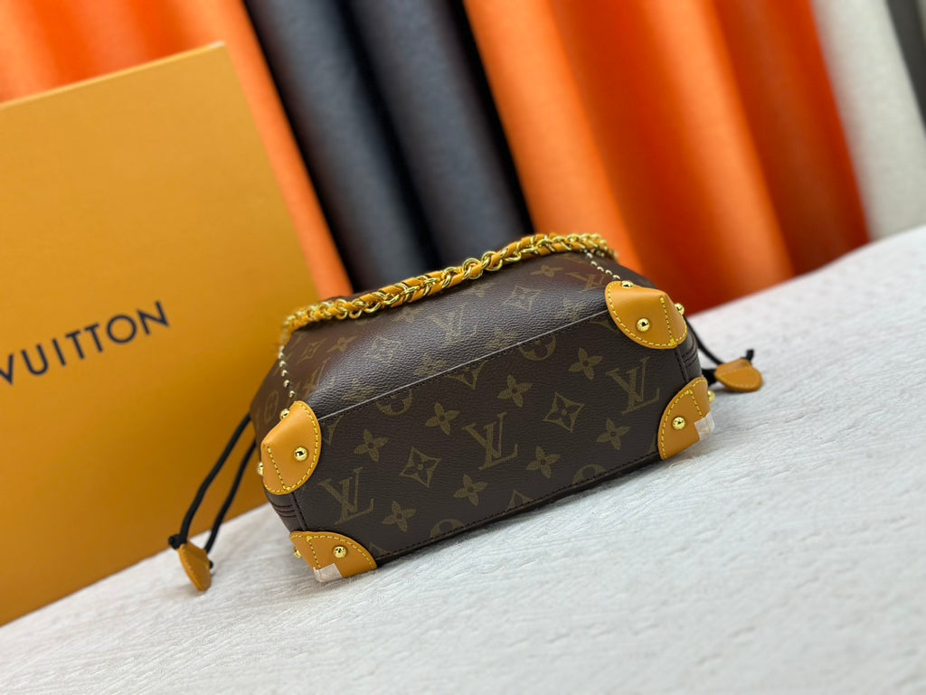 B1X104E56  Popular  leather bag