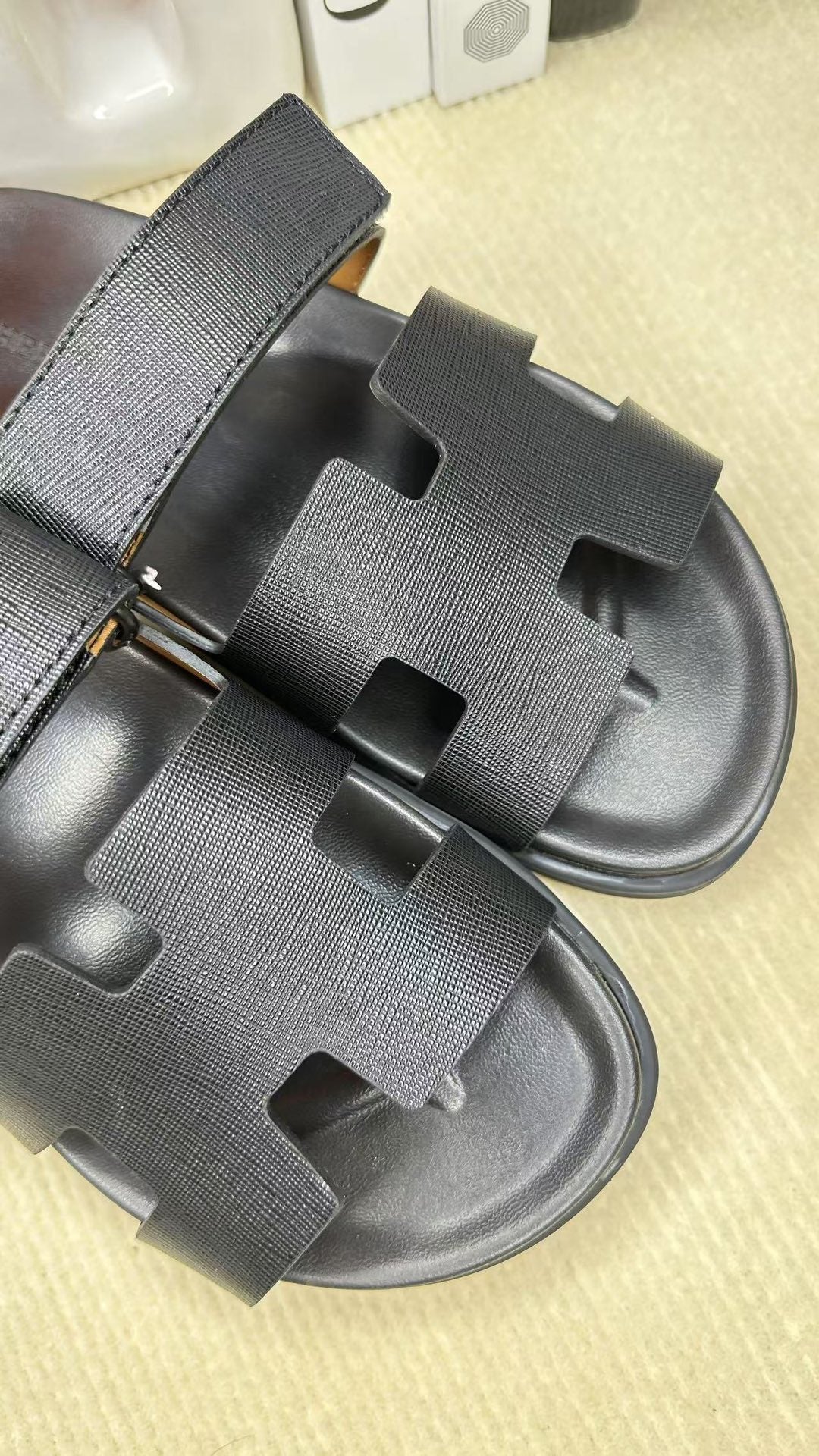 Z2Q55H26 Popular leather shoes