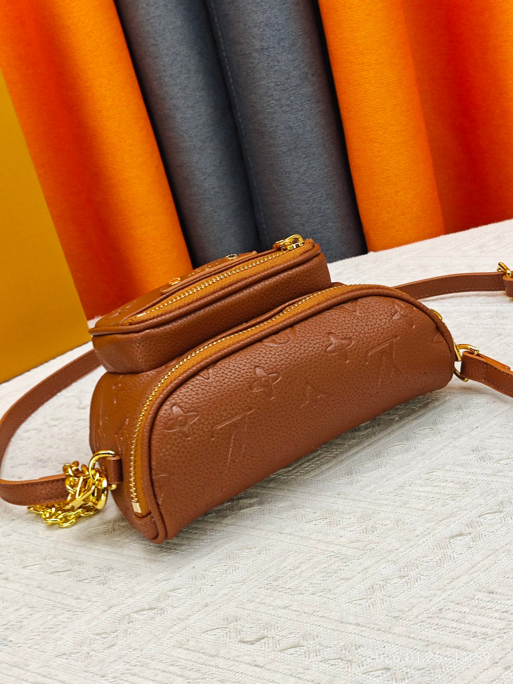 B1P46E75 Popular leather bag