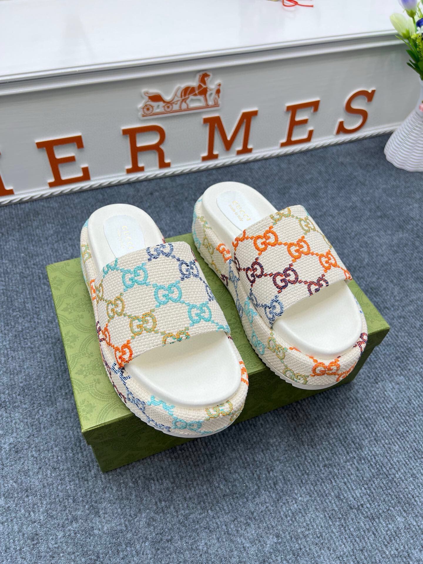 Z5ZB122 Popular slippers  Sole thickness 5.5cm