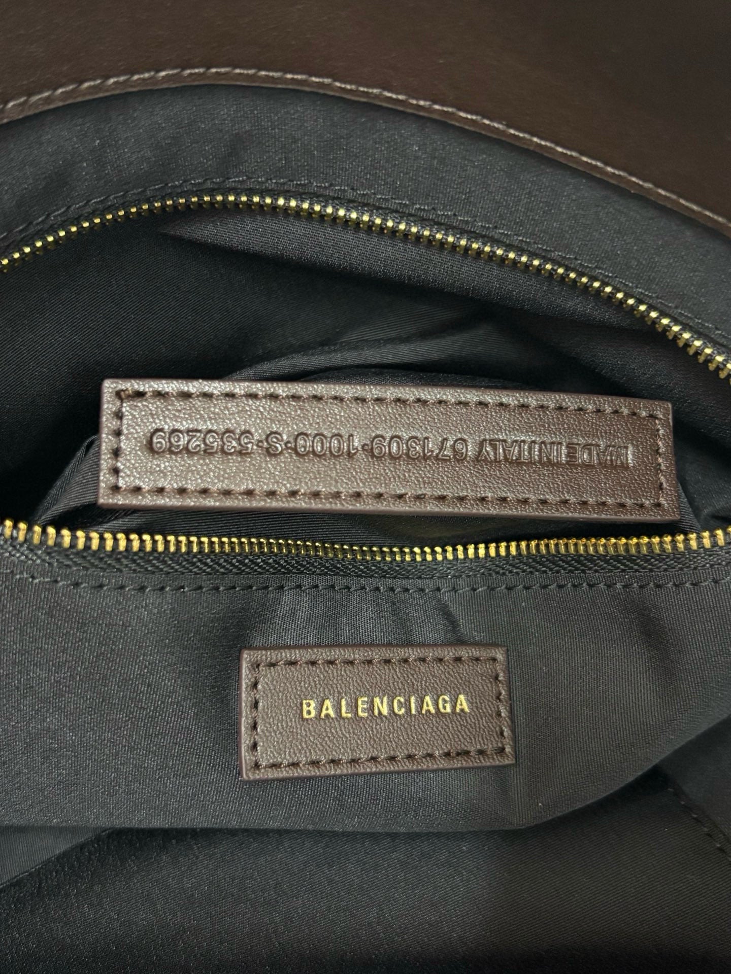 B1P46J147 Popular leather bags