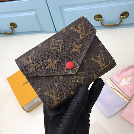 B1P70E22 Popular  leather wallets