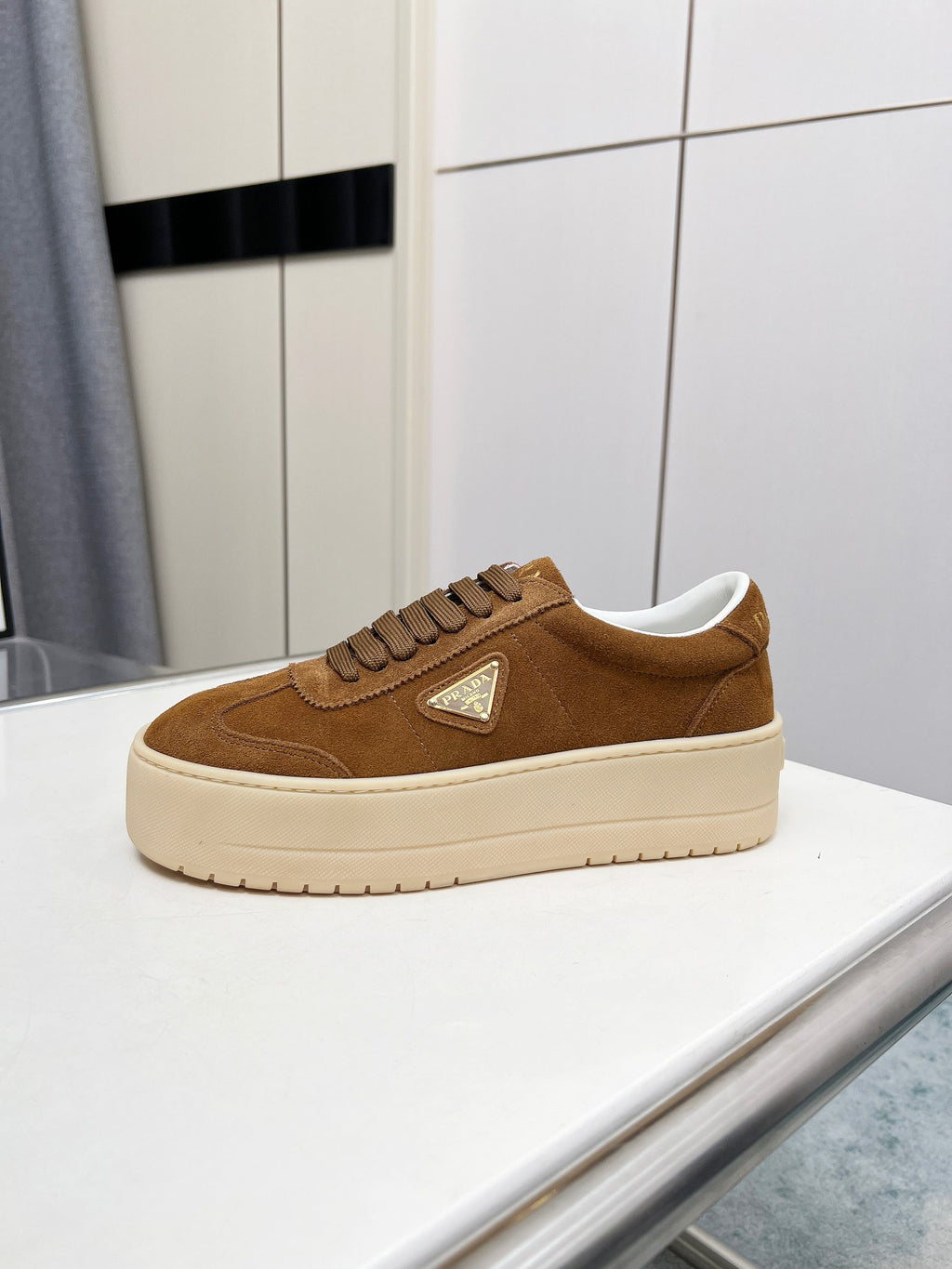 Z2Q95P109 Popular high-quality  shoes
