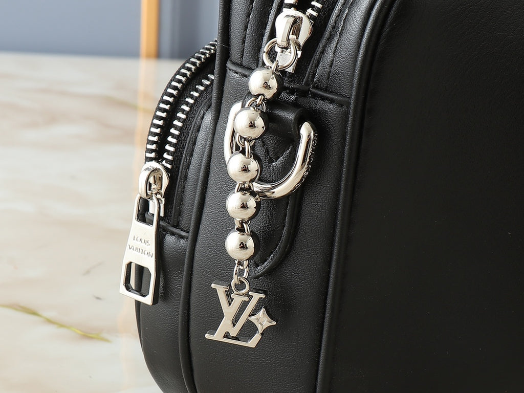 B1P46E108 Popular leather bag