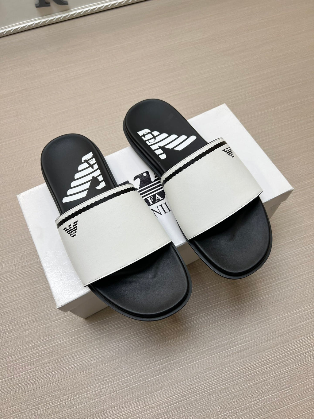 Z5ZA103 Popular slippers