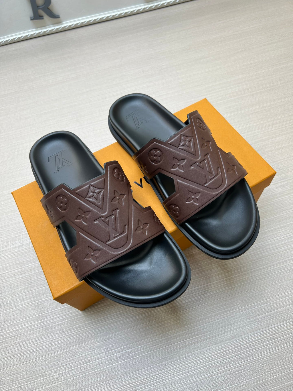 Z5ZE66 Popular slippers