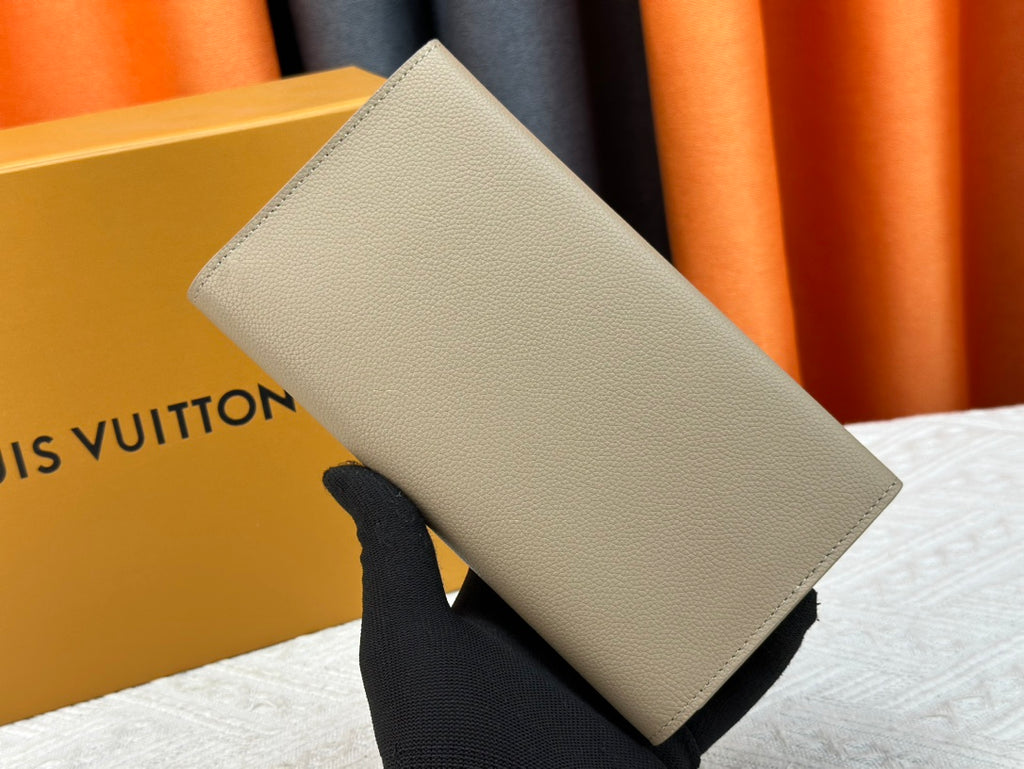 B1X104E74 Popular   leather wallets with package