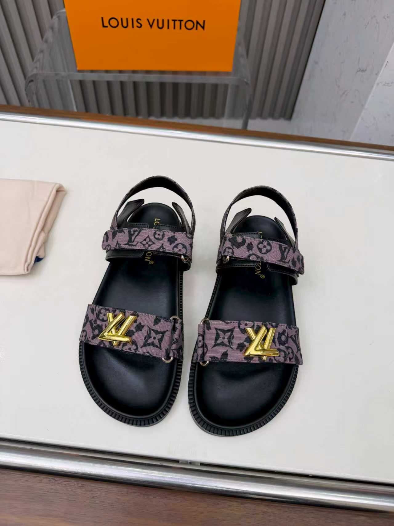 Z2P36E16 Popular high-quality Shoes