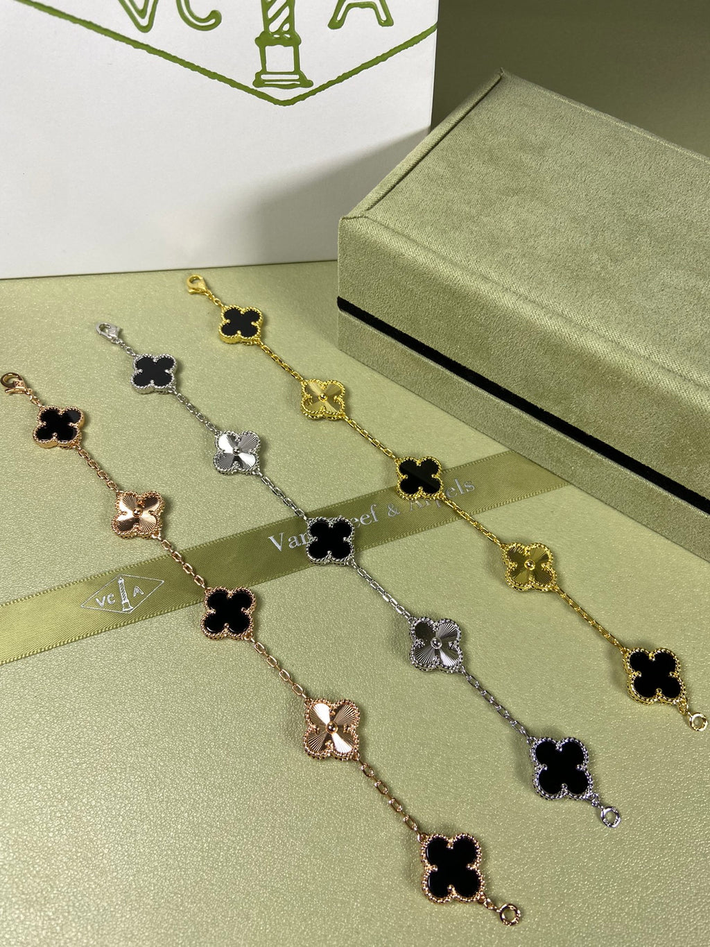 X5X94VA181K  Popular bracelets  5 flowers normal size1.5cm flower