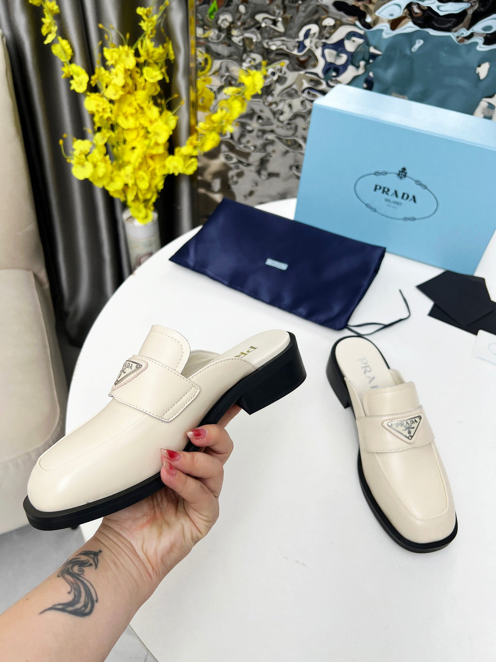Z2Q105P403 Popular high-quality leather Shoes