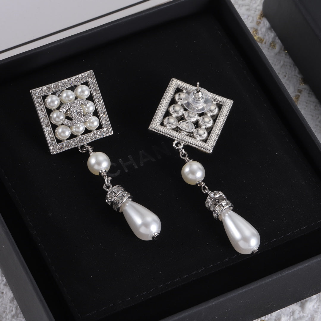 X1Z54C376E Popular Earrings