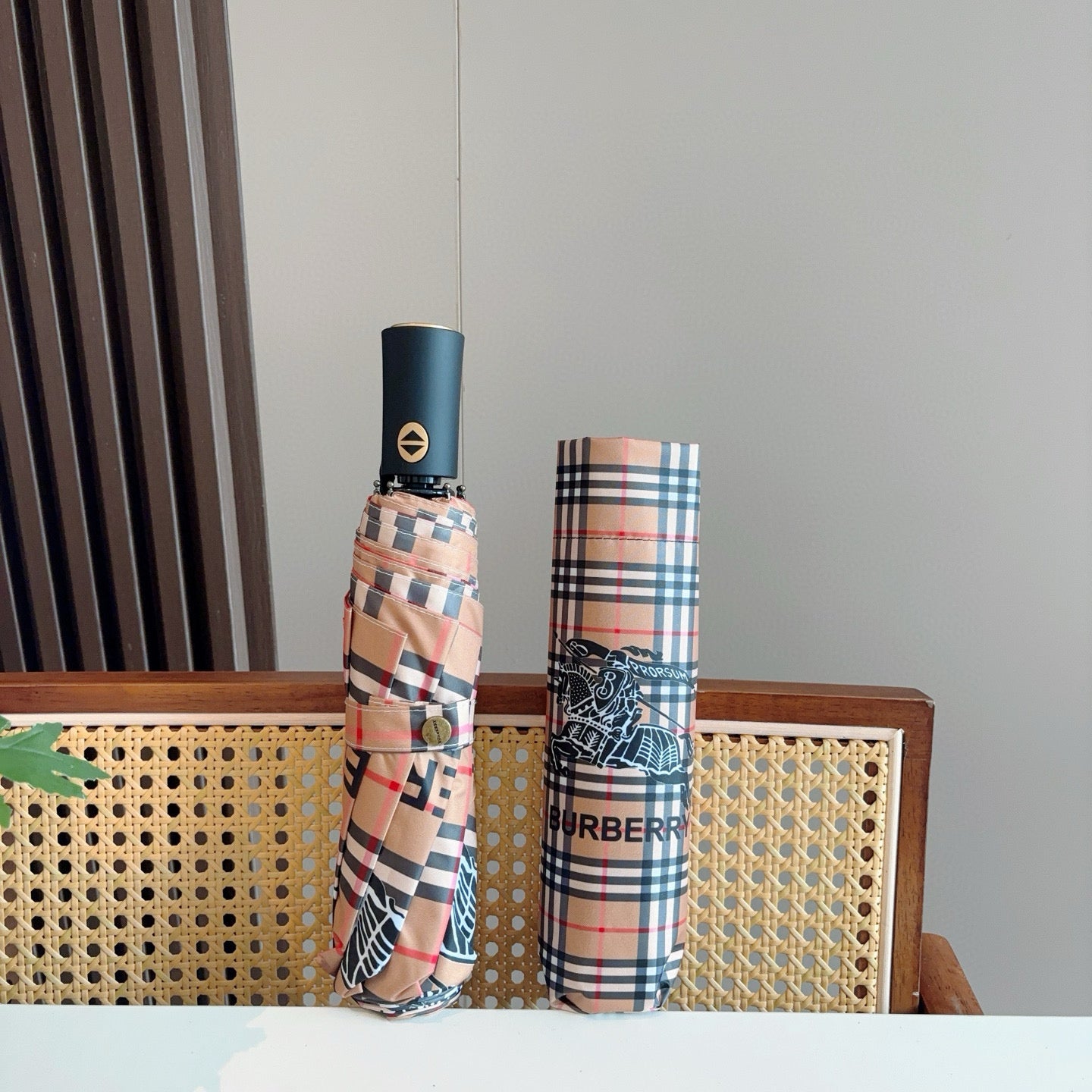 J1R85R126 Popular UV resistant umbrella