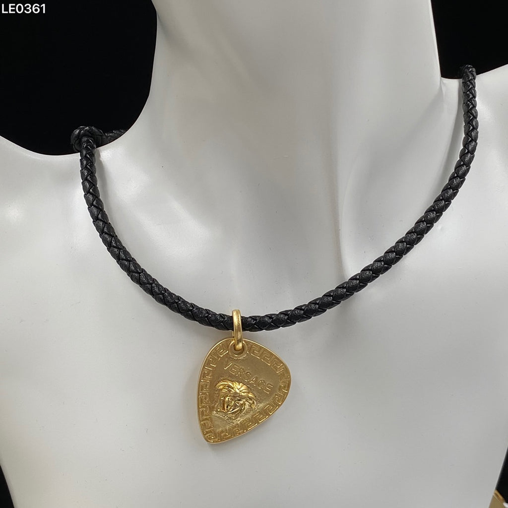X1R75V55X Popular    Necklaces