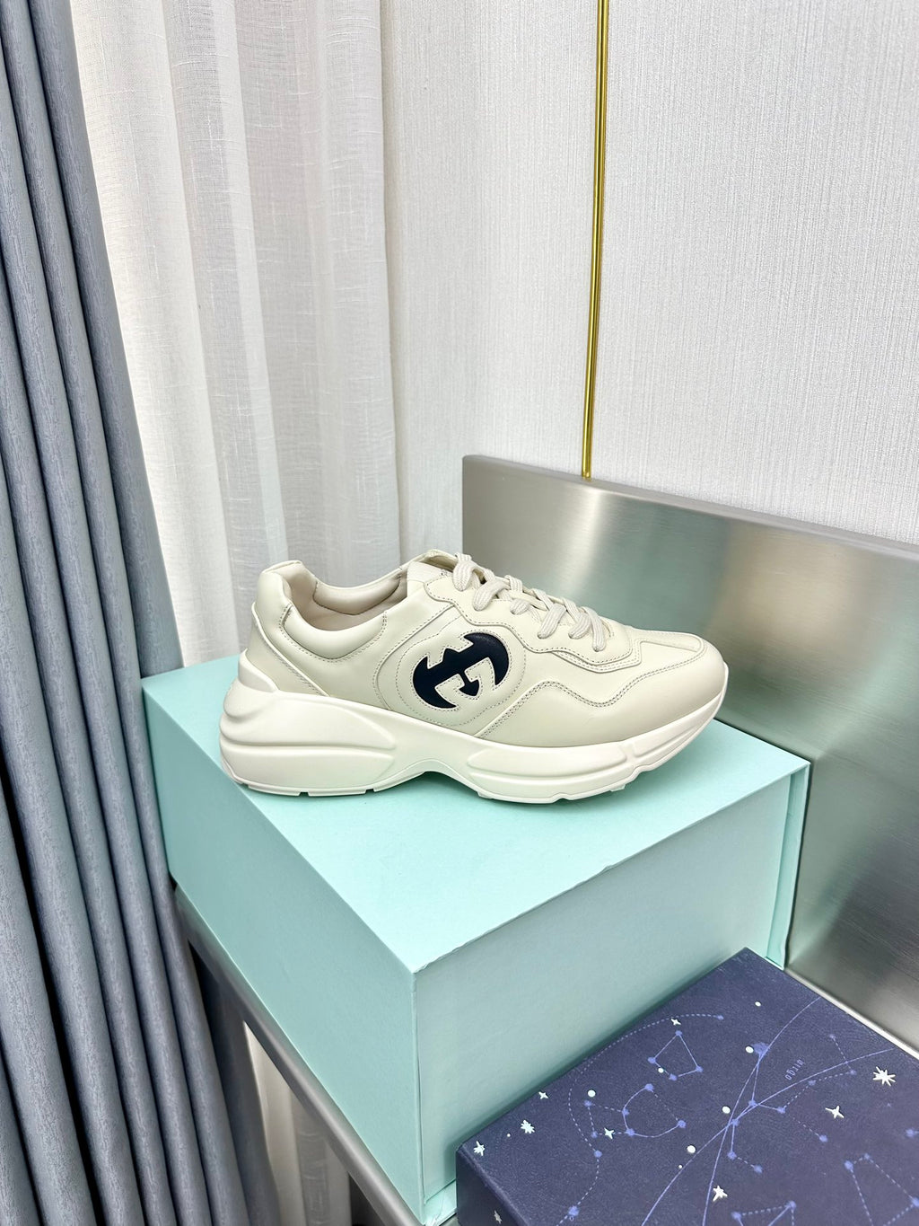 Z2Q95B152  Popular high-quality Shoes