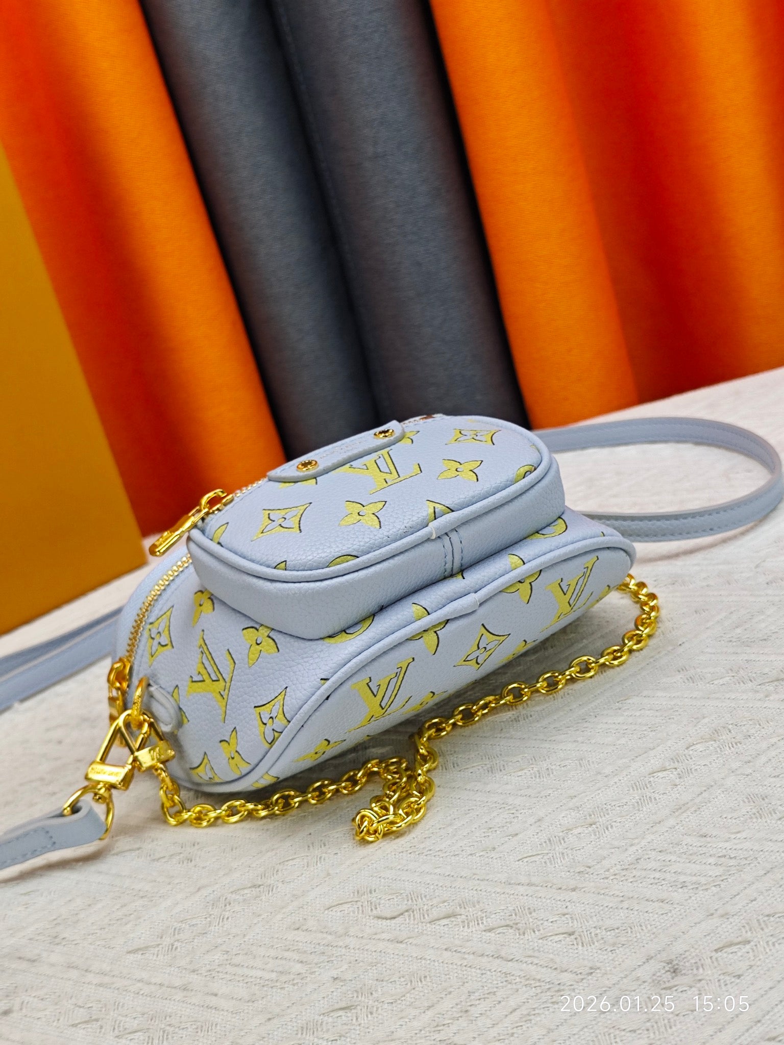 B1P46E76 Popular leather bag