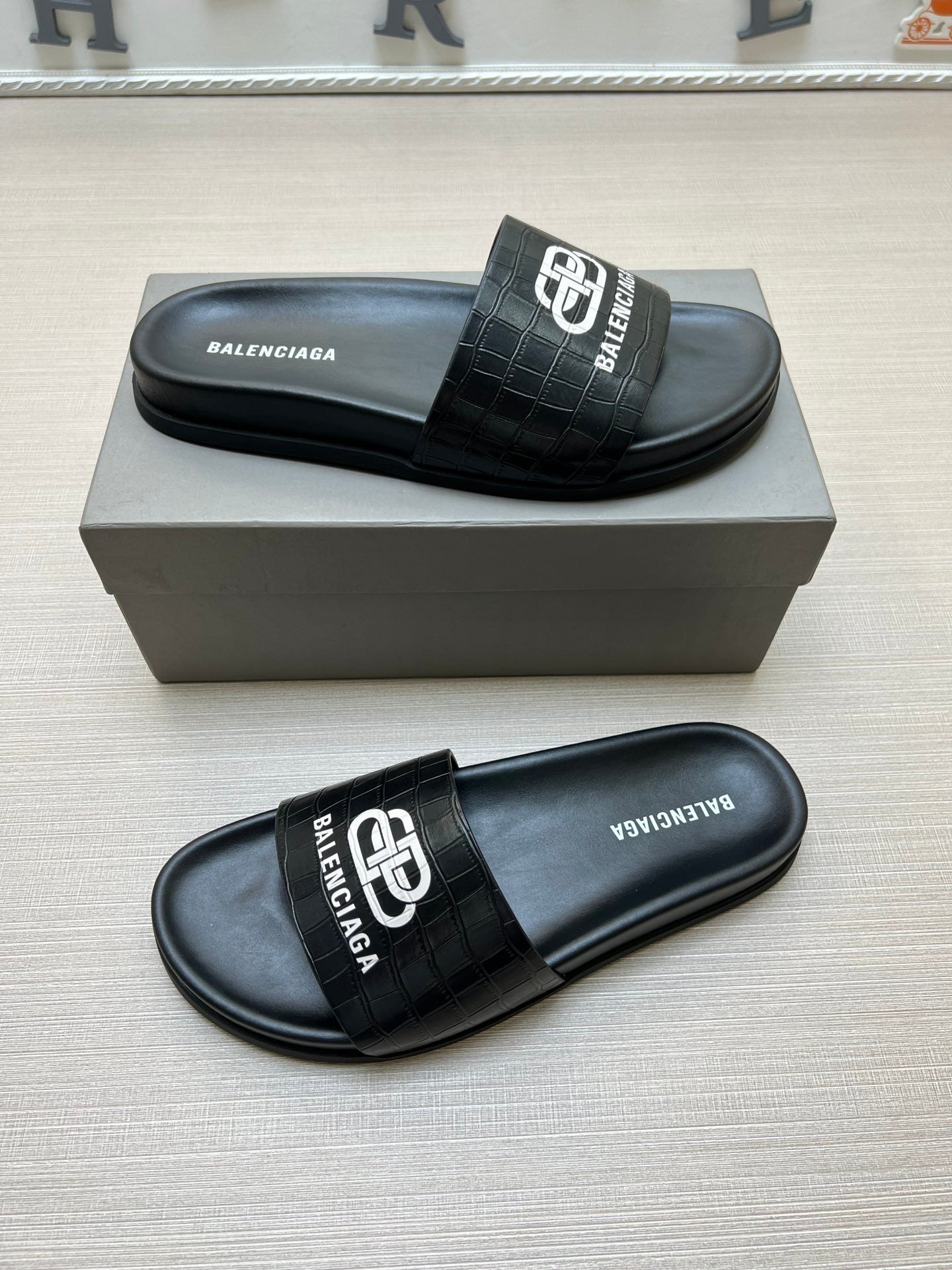 Z5ZJ99 Popular slippers