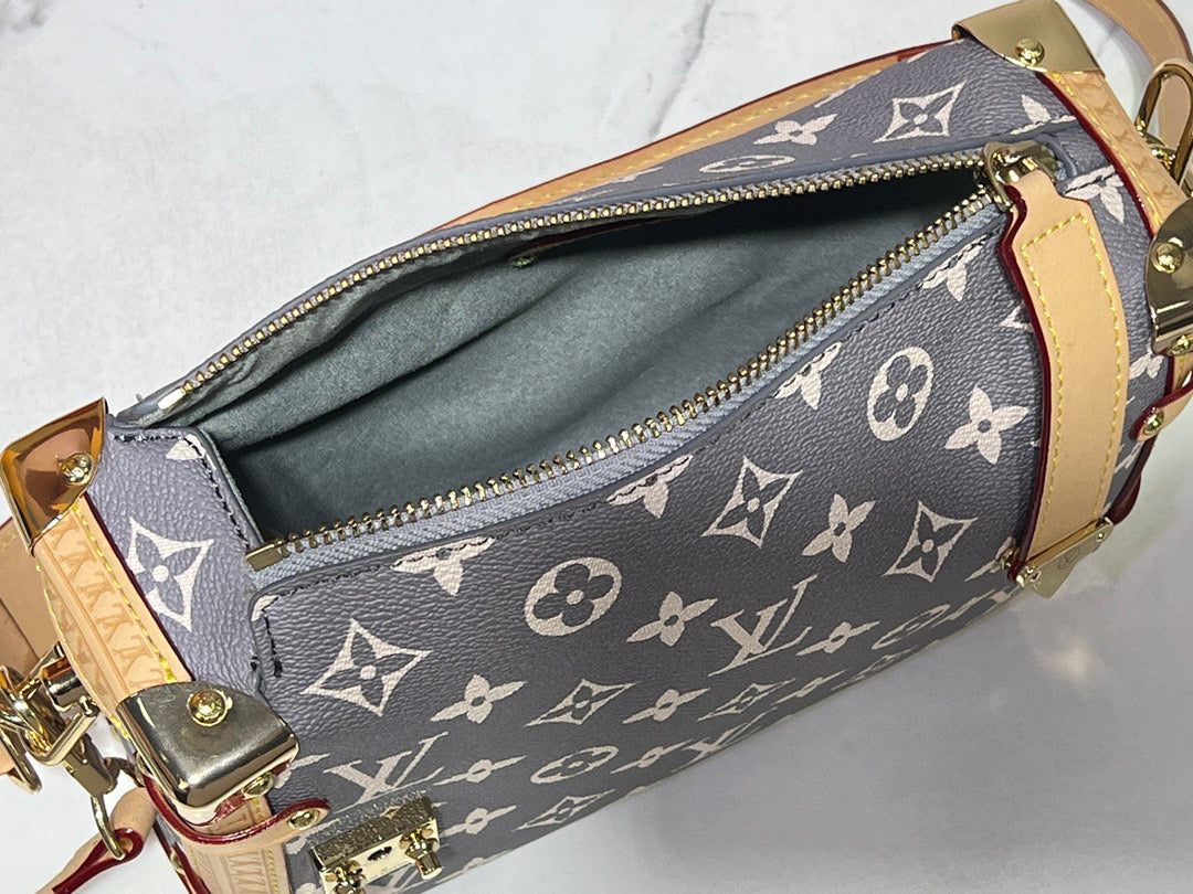 B1N55E19 Popular leather bag