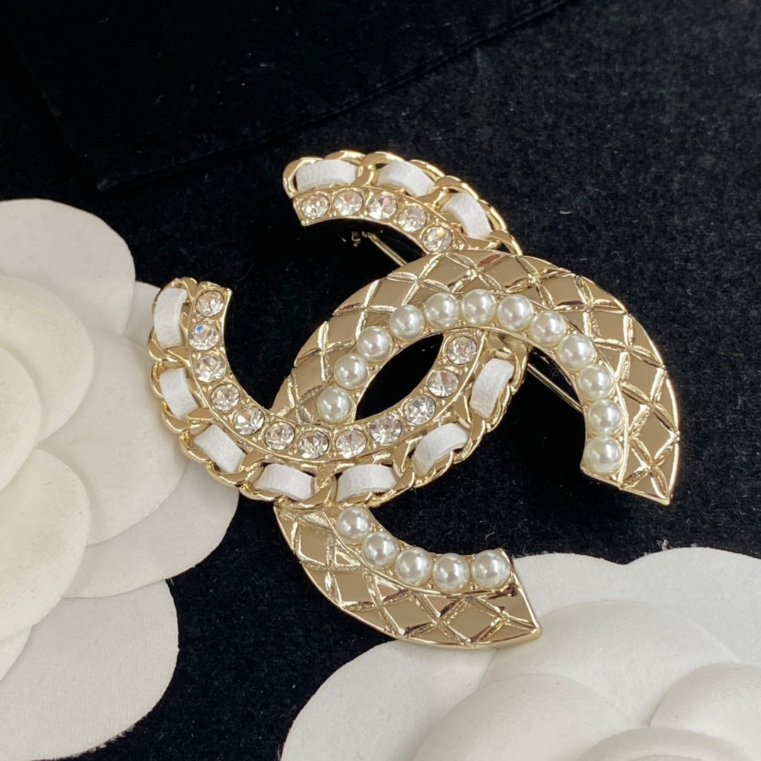 X1N36C66X Popula  Brooch