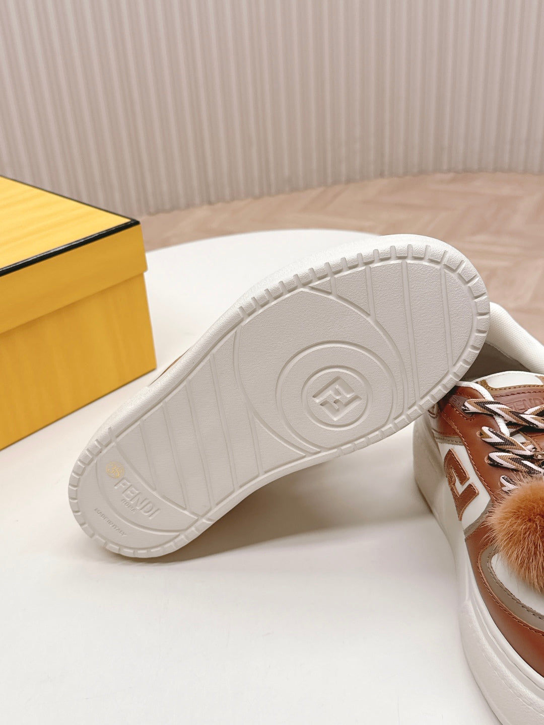 Z2Q105F417 Popular high-quality Shoes